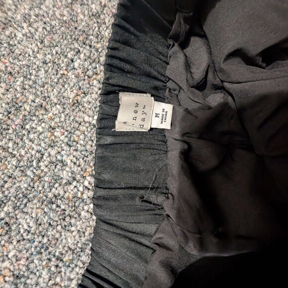 Medium Black Bubble Skirt. New with tags. Originally $25.00 - Picture 3 of 3